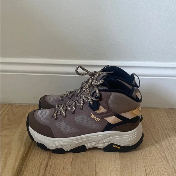 Brand New Teva Hiking Shoes - Picture 1 of 6